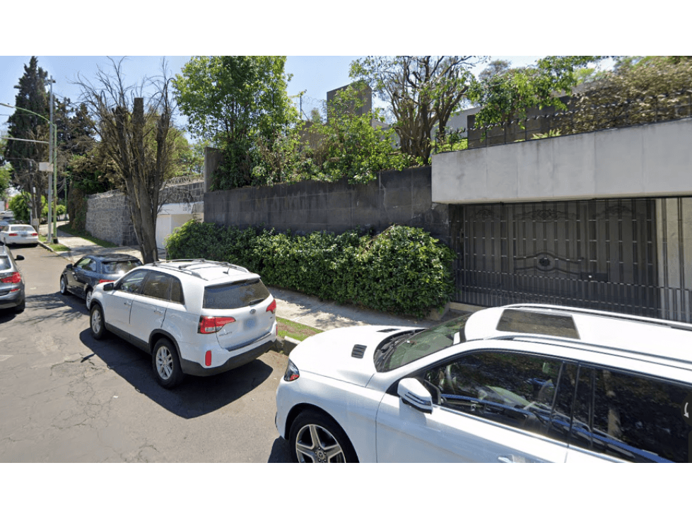 CASA EN LOMAS DE REFORMA — foto 1
