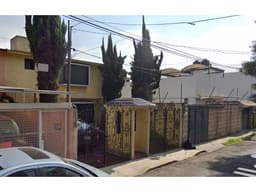 HERMOSA CASA EN VIVEROS DE LA LOMA $3,180,000 ADJUDICADA