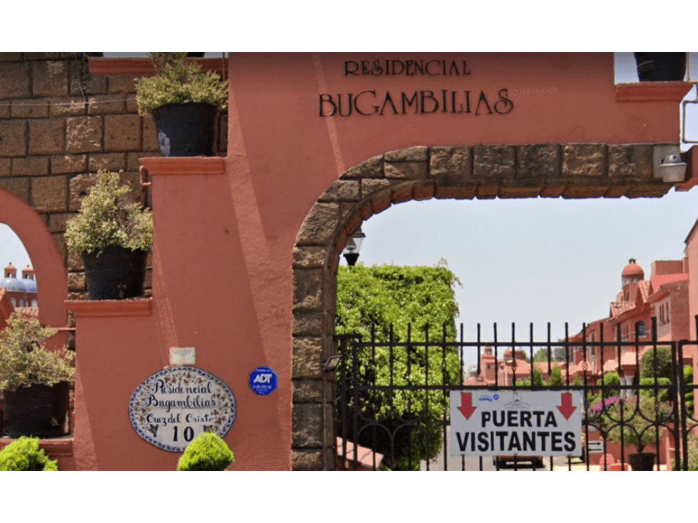 CASA EN BUGAMBILIAS NAUCALPAN EDOMEX — foto 1
