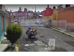 CASA EN REMATE BANCARIO EN COLINAS DEL LAGO COAUTITLAN EDOMEX