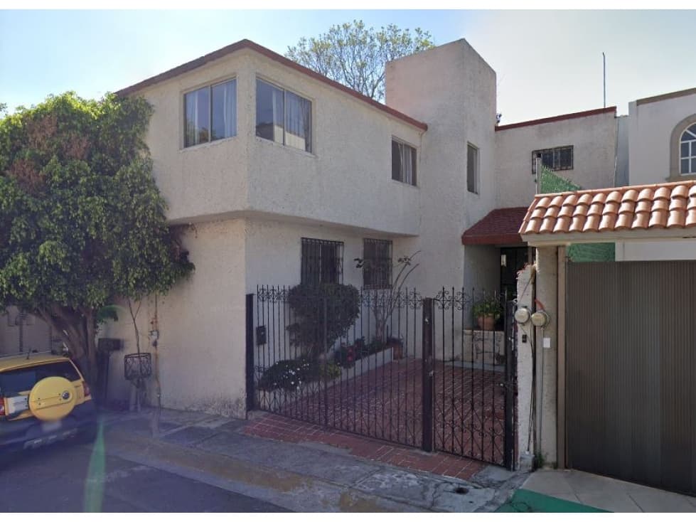 CASA EN 4TA SECCION DE LOMAS VERDES — foto 1