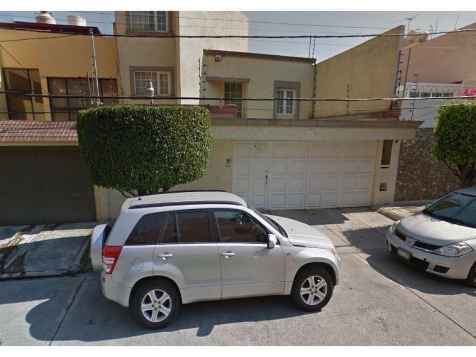 BONITA CASA EN BOSQUES DE ECHEGARAY — foto 1