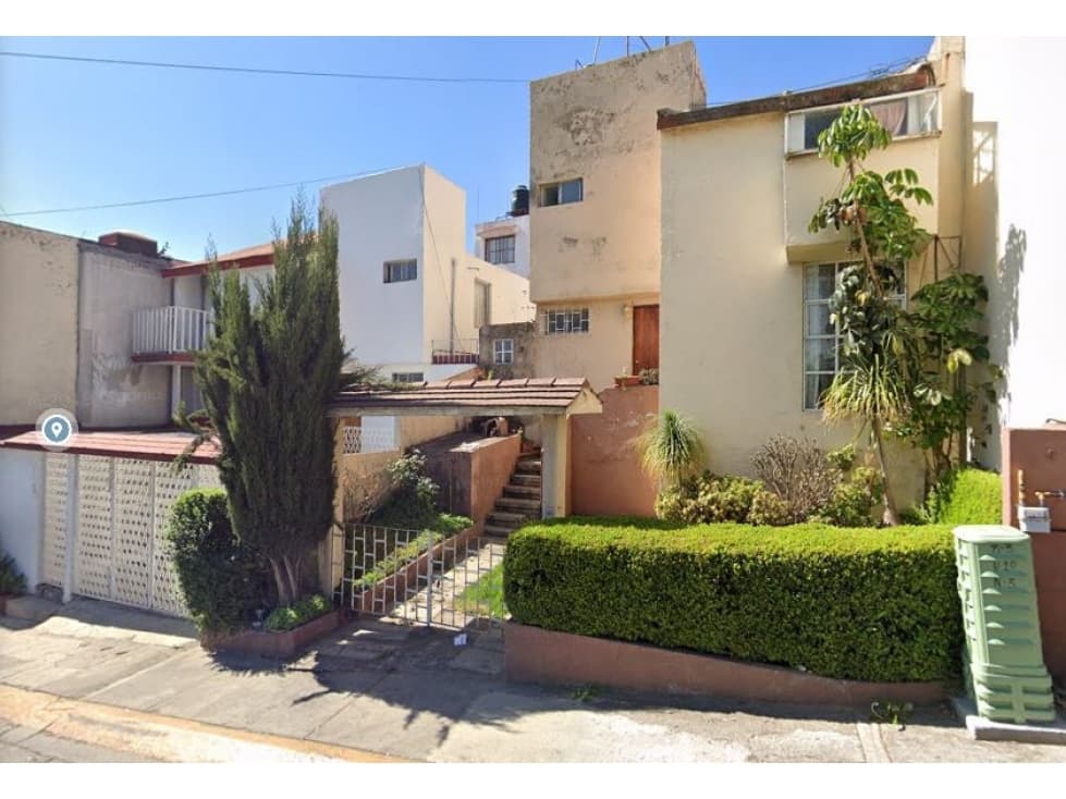 CASA EN PASEO DE LOMAS VERDES — foto 1