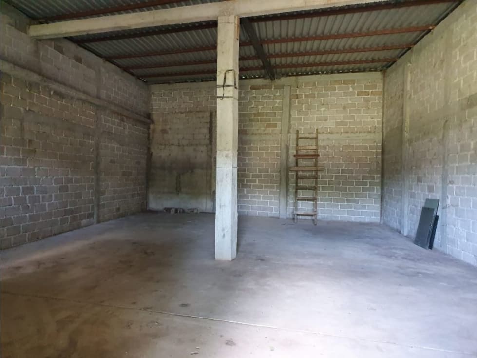 Casa con bodega en el Jobo y mucho terreno — foto 1