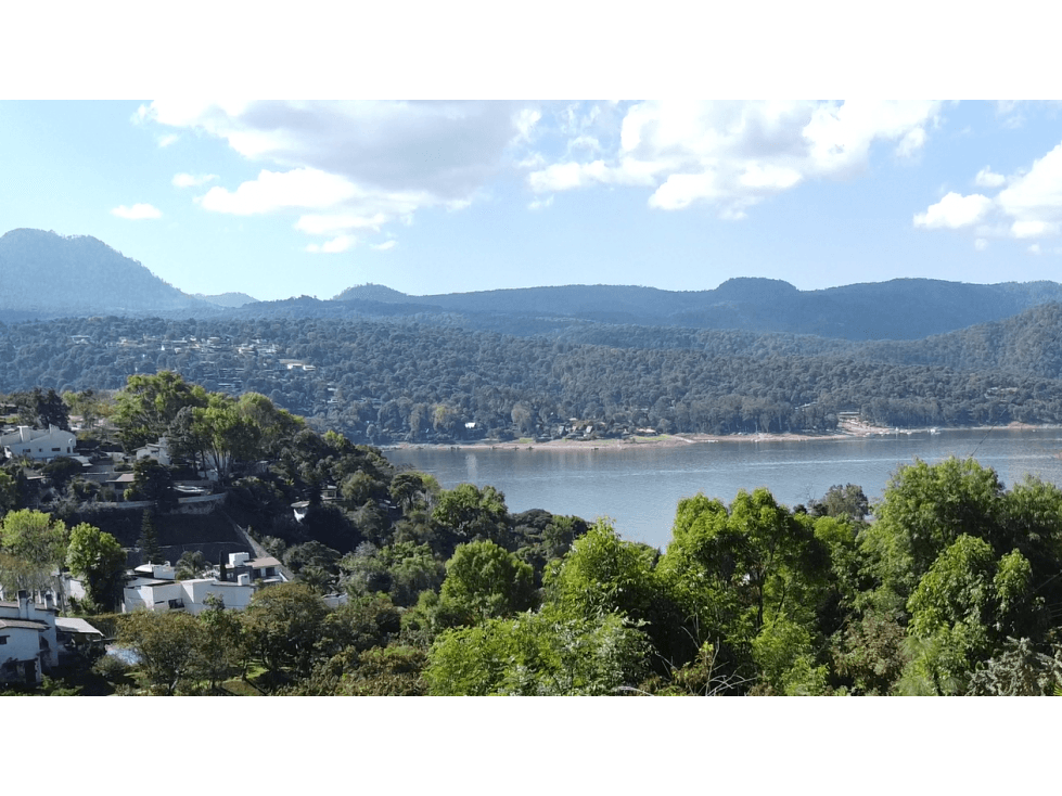 EXCELENTE PROPIEDAD VISTA AL LAGO — foto 1