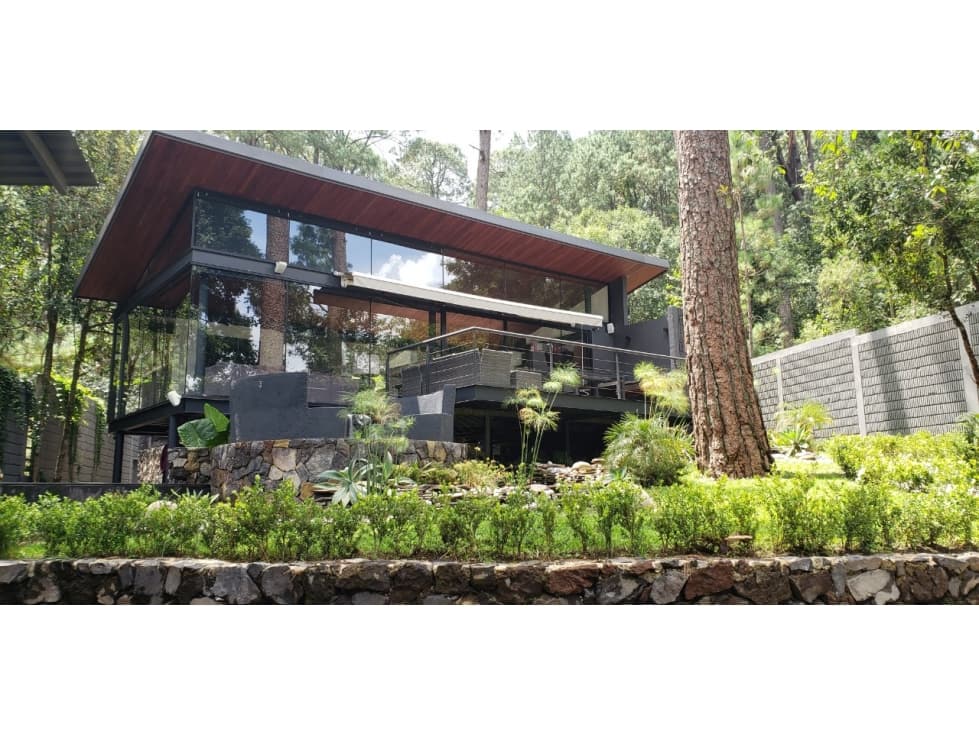CASA MODERNA ENCLAVADA EN EL BOSQUE — foto 1