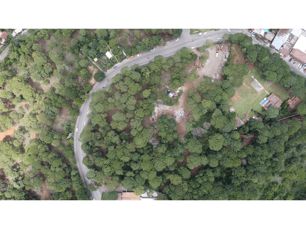 AMPLIO TERRENO CON EXCELENTE USO DE SUELO — foto 3