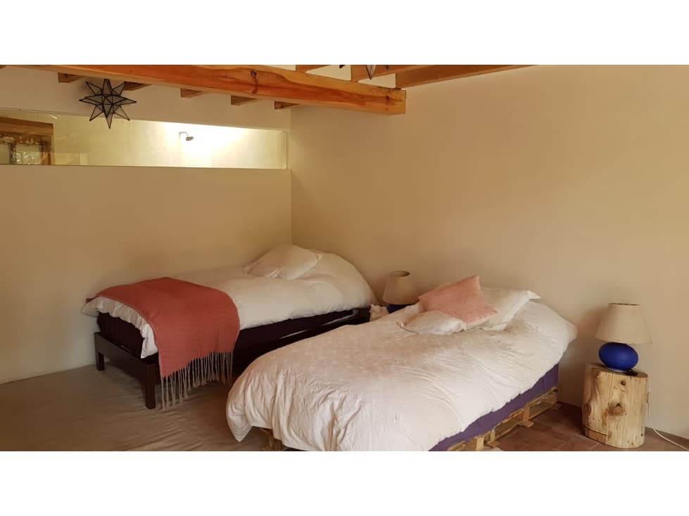 LINDA CASA CON JARDIN EN AVANDARO — foto 4