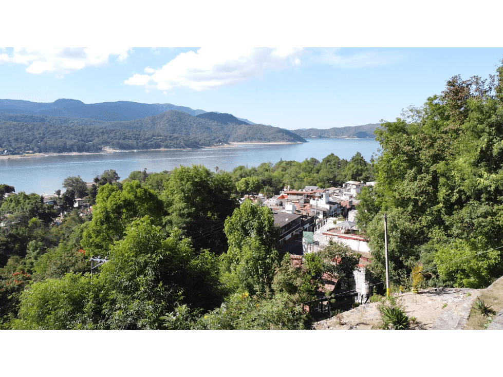 EXCELENTE PROPIEDAD VISTA AL LAGO — foto 2