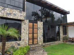 CASA MODERNA  CIRCUITO AVANDARO