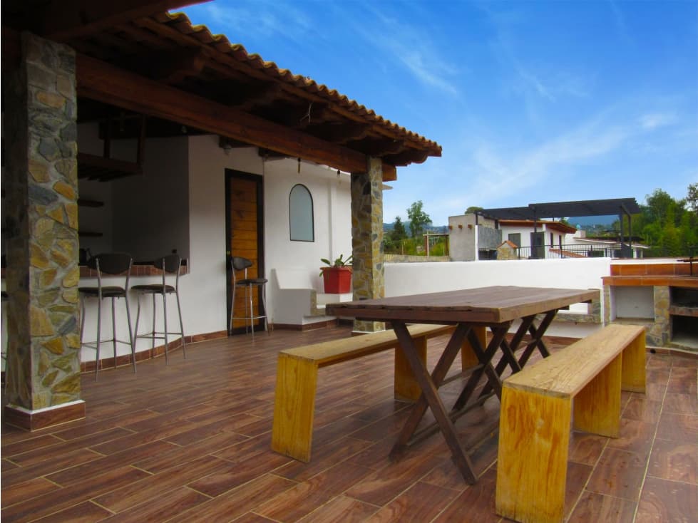 CASA CON VISTA AL LAGO — foto 1