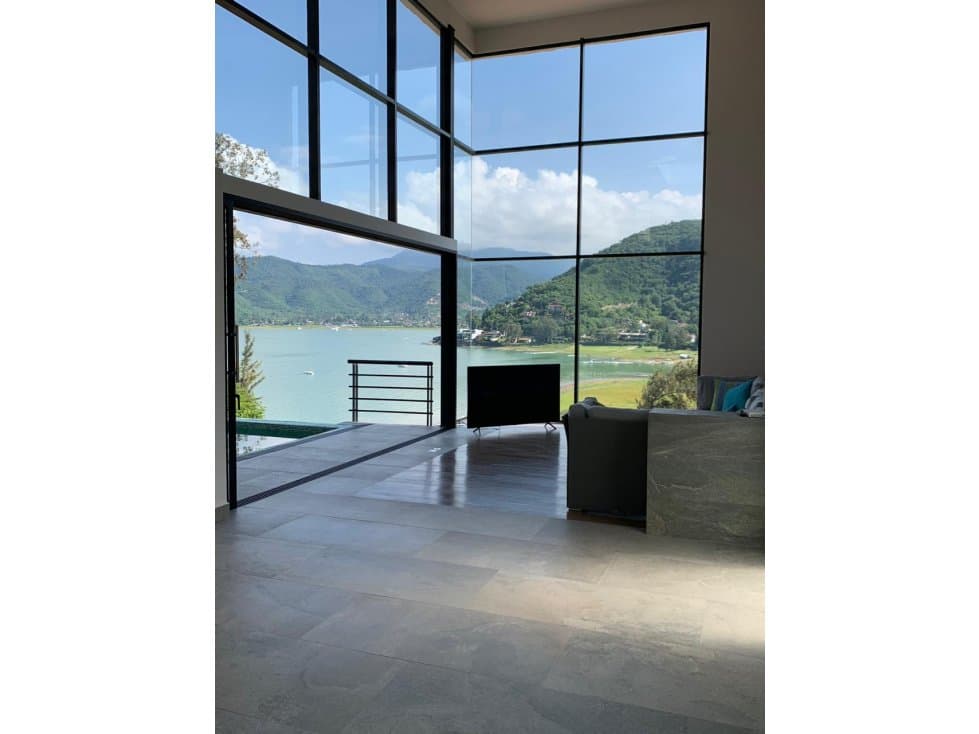 CASA CON VISTA AL LAGO EN LA PEÑA — foto 5