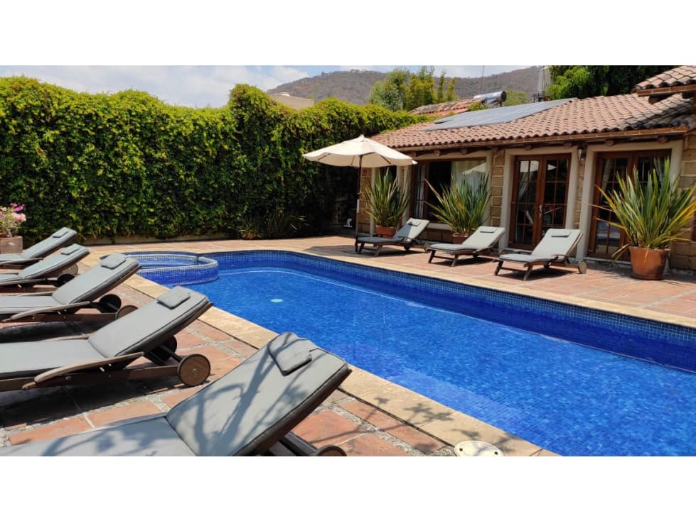 AMPLIA RESIDENCIA EN VALLE DE BRAVO — foto 1