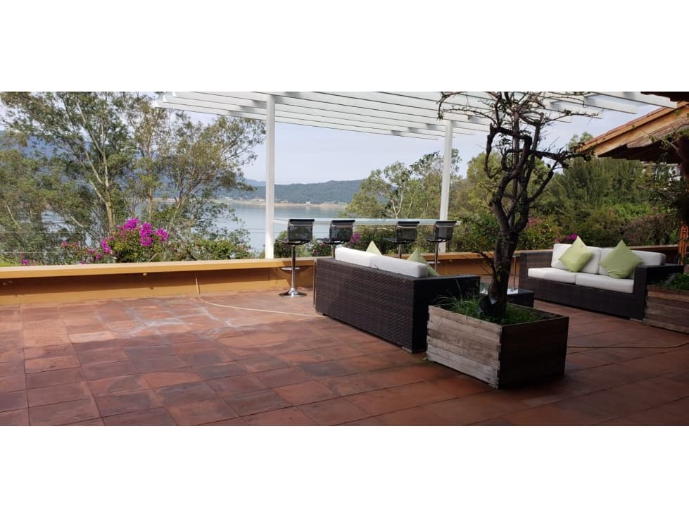 CASA EN EL CENTRO CON VISTA AL LAGO — foto 3