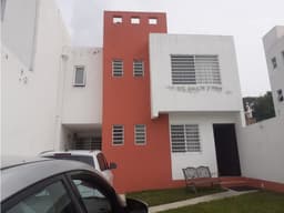 CASA EN VENTA LOMAS DE ATZINGO