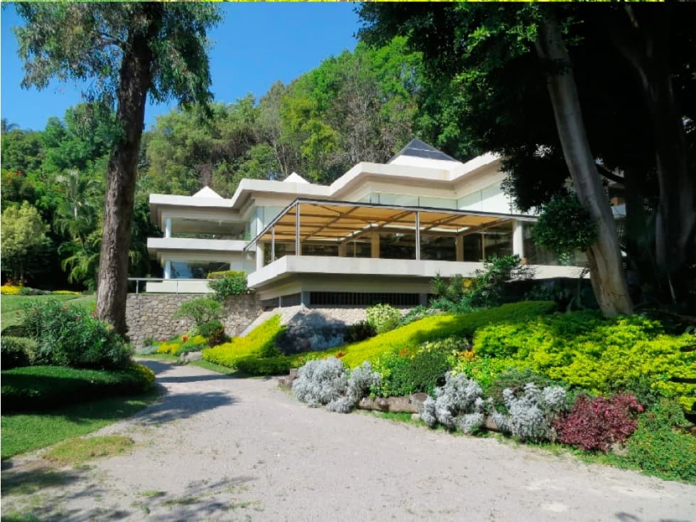 RESIDENCIA EN RANCHO CORTES — foto 2