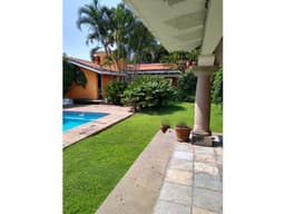CASA EN VENTA REFORMA PARA NEGOCIO SOBRE CALLE PRINCIPAL