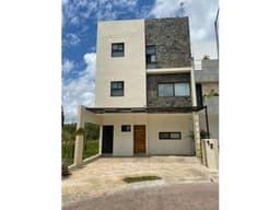 HERMOSA CASA EN ARBOLADA VENTA