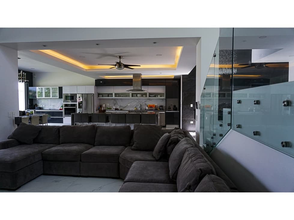 CASA EN VENTA DE SUPER LUJO EN LAGOS DEL SOL — foto 3