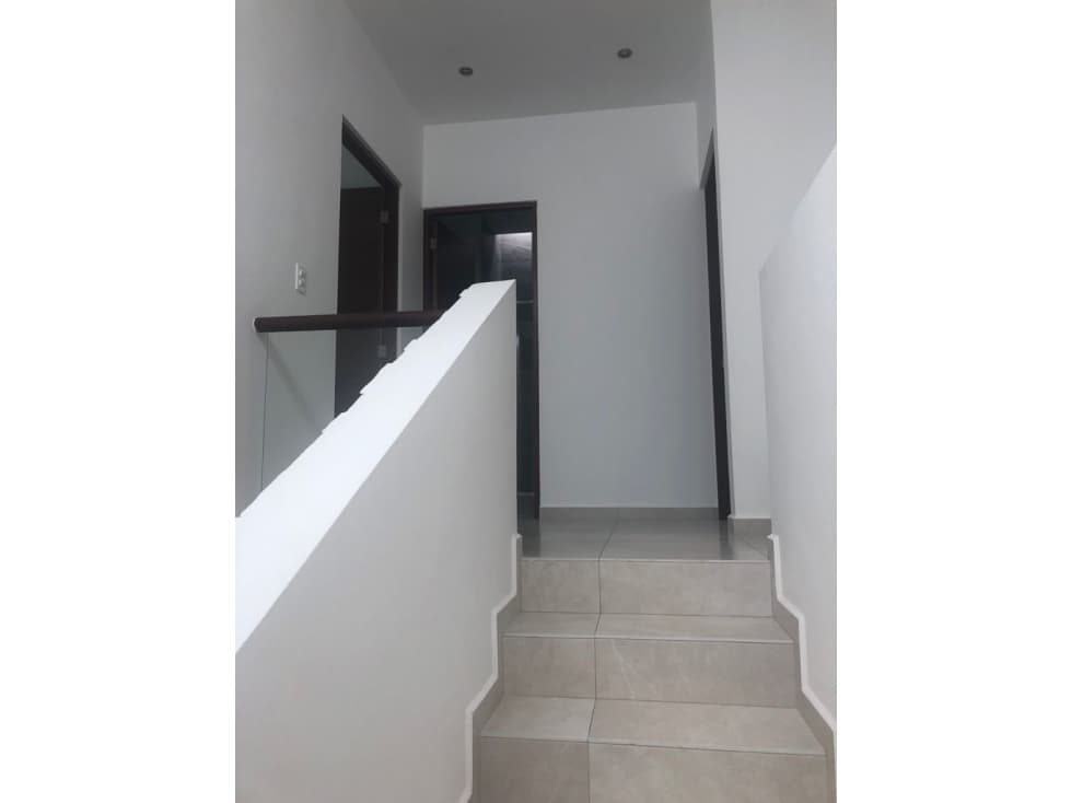CASA EN ARBOLADA EN RENTA — foto 6
