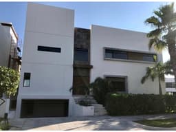 RESIDENCIA EN VENTA O RENTA PUERTO CANCUN