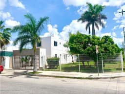 Terreno en Venta en Merida Calle Arco Vial Norte 21-205