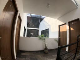 En Venta Amplio Departamento en Sta María de La Ribera. 2 Hab. Fm