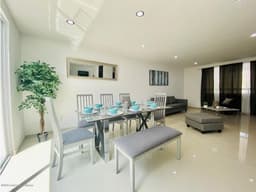Casa en Venta en Fraccionamiento Parque Esmeralda  FF 21 - 3002-1