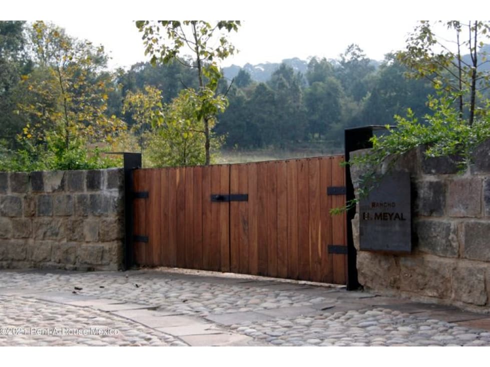 Lote en Venta en Valle de Bravo  22-811nc — foto 1