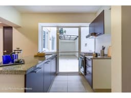 Departamento en Venta en Avenida Bucarelli,Juarez.RU 22-4562