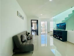 Casa en Venta en Fraccionamiento Parque Esmeralda  FF  21 - 3001 - 1