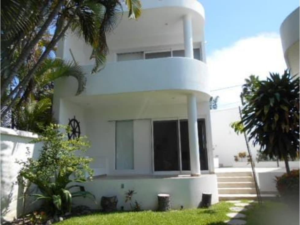 CASA EN VENTA A ORILLA DEL LAGO "LP" — foto 5