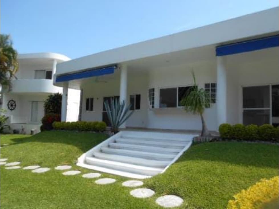 CASA EN VENTA A ORILLA DEL LAGO "LP" — foto 2
