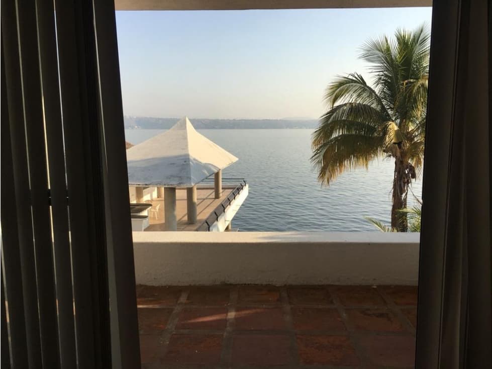 CASA EN VENTA A ORILLA DEL LAGO "V" — foto 6