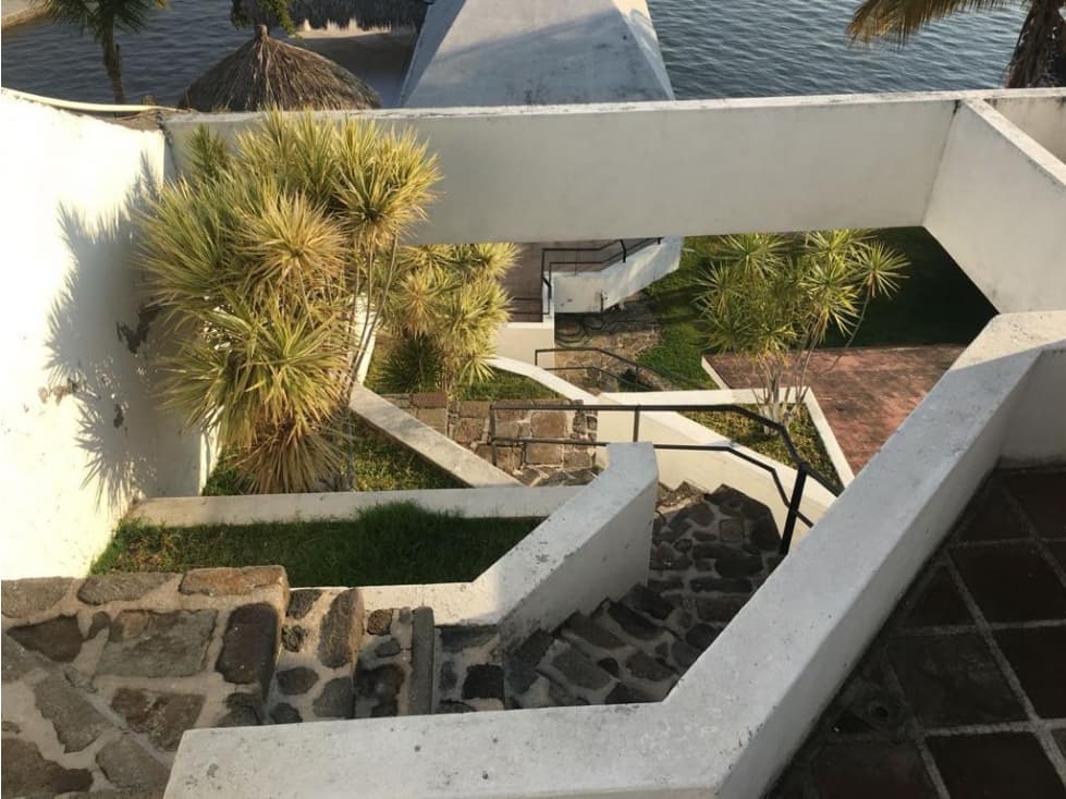 CASA EN VENTA A ORILLA DEL LAGO "V" — foto 4