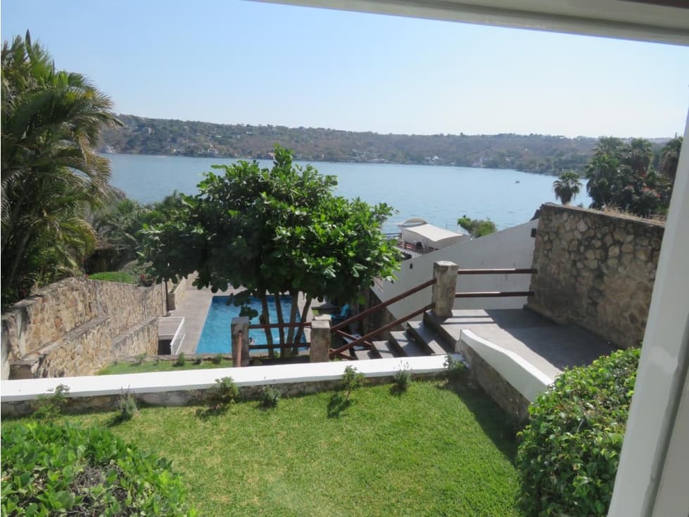 CASA EN VENTA A ORILLA DEL LAGO "RODEO" — foto 1