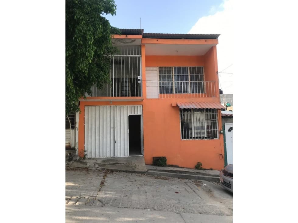 CASA AMPLIA EN VENTA EN FRACC. ZOQUE — foto 1
