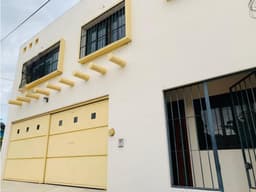 AMPLIA Y BONITA CASA EN VENTA UBICADA EN EL LADO NORTE ORIENTE