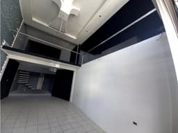 propiedad comercial con local y 14 habitaciones