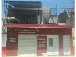 Venta de casa con local y cuartos para renta