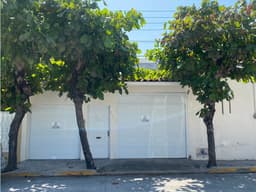 Se vende casa con 3 recámaras en Col. Las Palmas