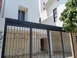 DEPARTAMENTO AMUEBLADO CERCA DE ESCUELA, ZONA COMERCIAL