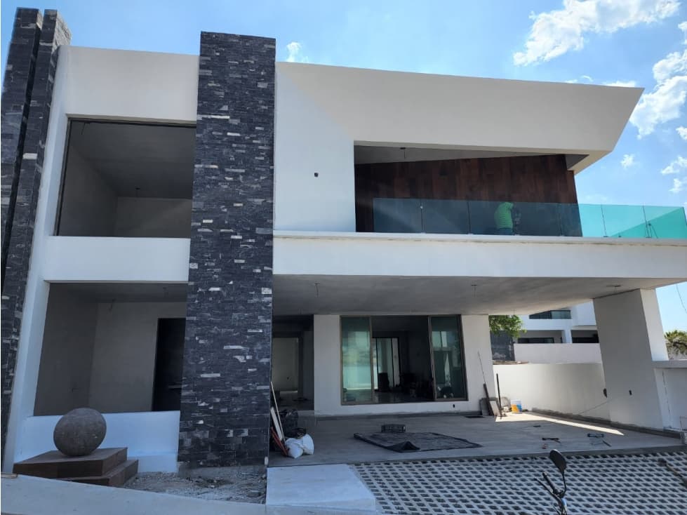 HERMOSA RESIDENCIA EN PREVENTA FRACC LA CIMA — foto 2