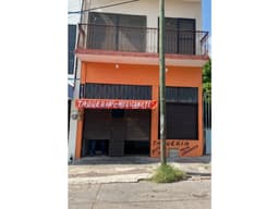OPORTUNIDAD DE COMPRA DE CASA UBICADA EN EL CENTRO DE LA CIUDAD