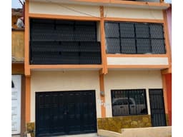 CASA EN VENTA DE 2 PLANTAS EN BARRIO SAN FRANCISCO