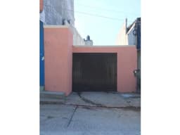 SE VENDE CASA EN COL. SIGLO XXI