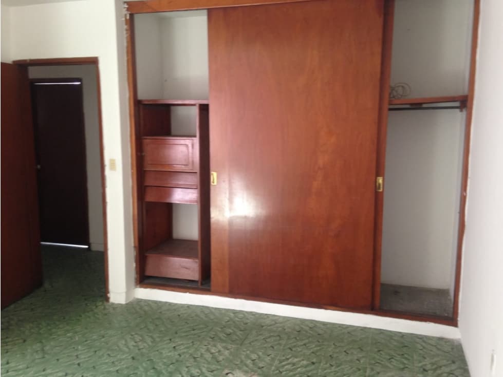 HOGAR ALEGRE CON EXCELENTE UBICACIÓN — foto 4