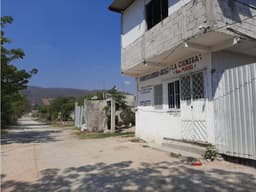 EN VENTA CASA AMPLIA CON LOCAL Y POZO PARA INVERSIONISTAS