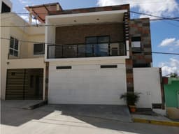SE VENDE AMPLIA CASA EN LA RELIQUIA