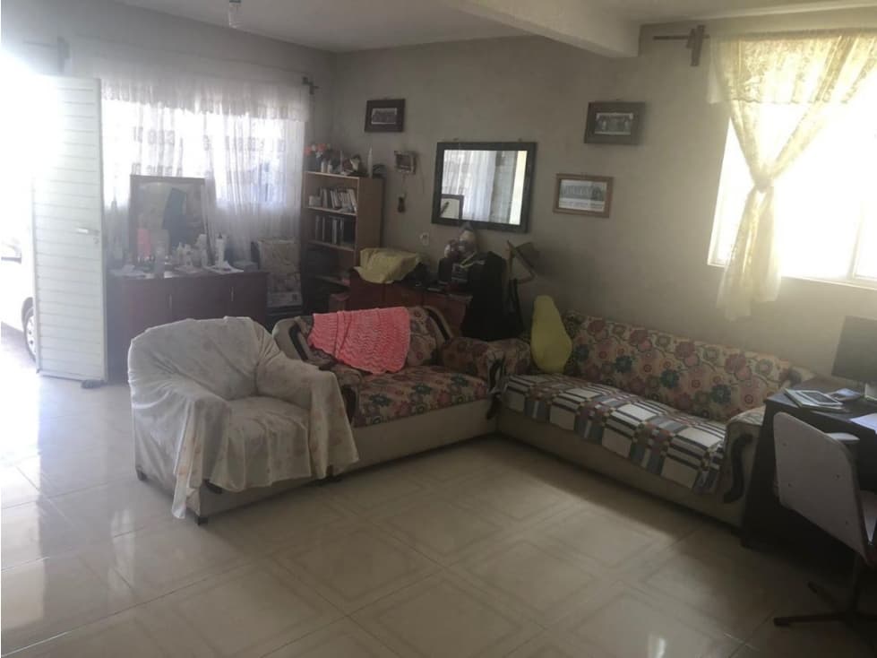 AMPLIA Y COMODA CASA VENTA — foto 2